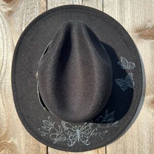 🦋 NEW NBW BLACK BUTTERFLY Felt Fedora Hat Burned Design never been worn new